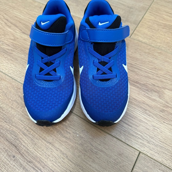 New Without Tags — Kids Nike Revolution 7 - Size 12c - Blue - Velcro closure - Picture 3 of 9